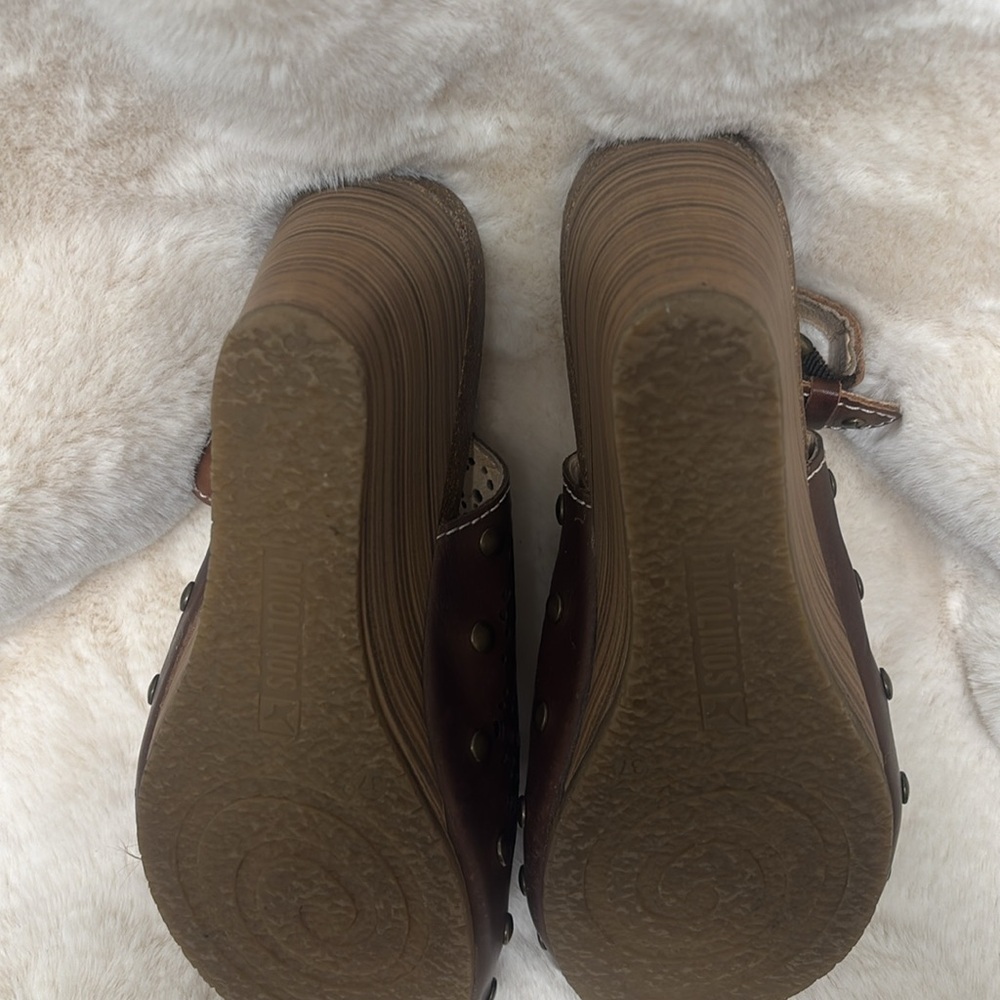 Pikolinos leather Brown Wedge Sandal - Picture 9 of 11